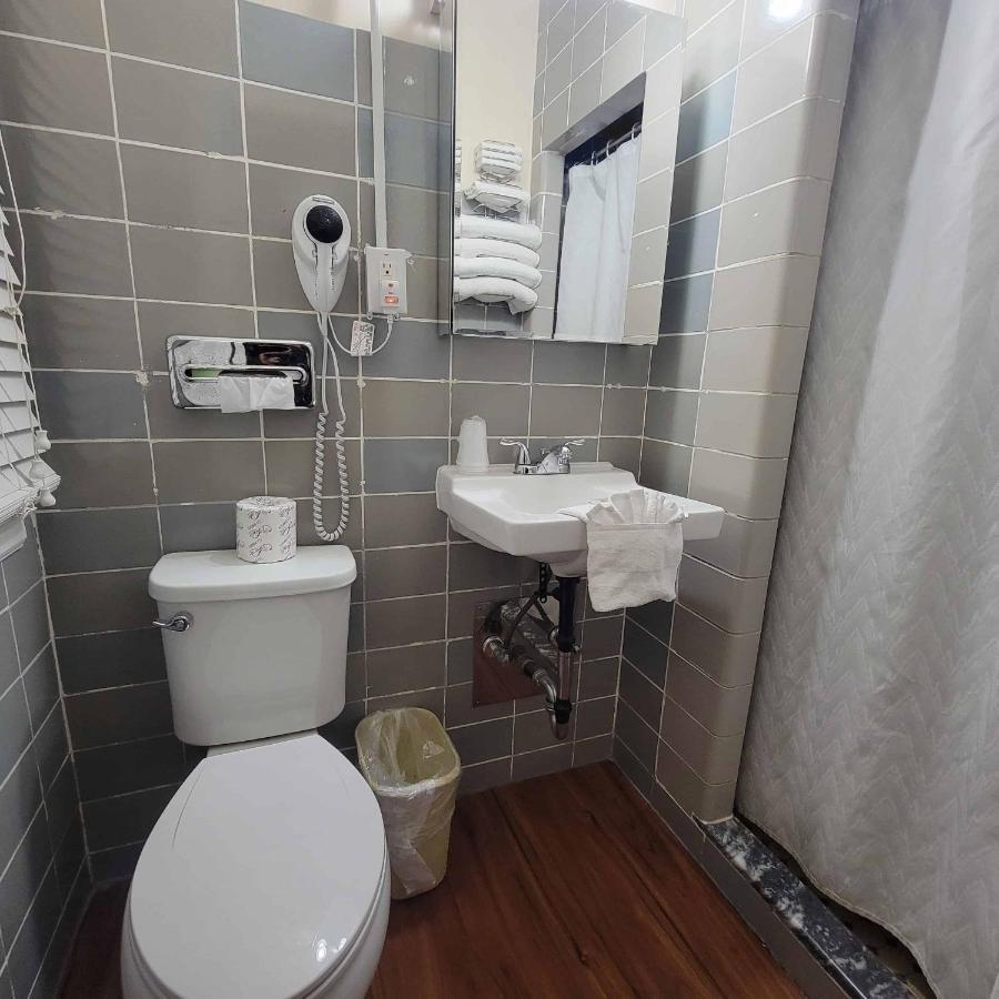 Early American Motel Aurora Ngoại thất bức ảnh
