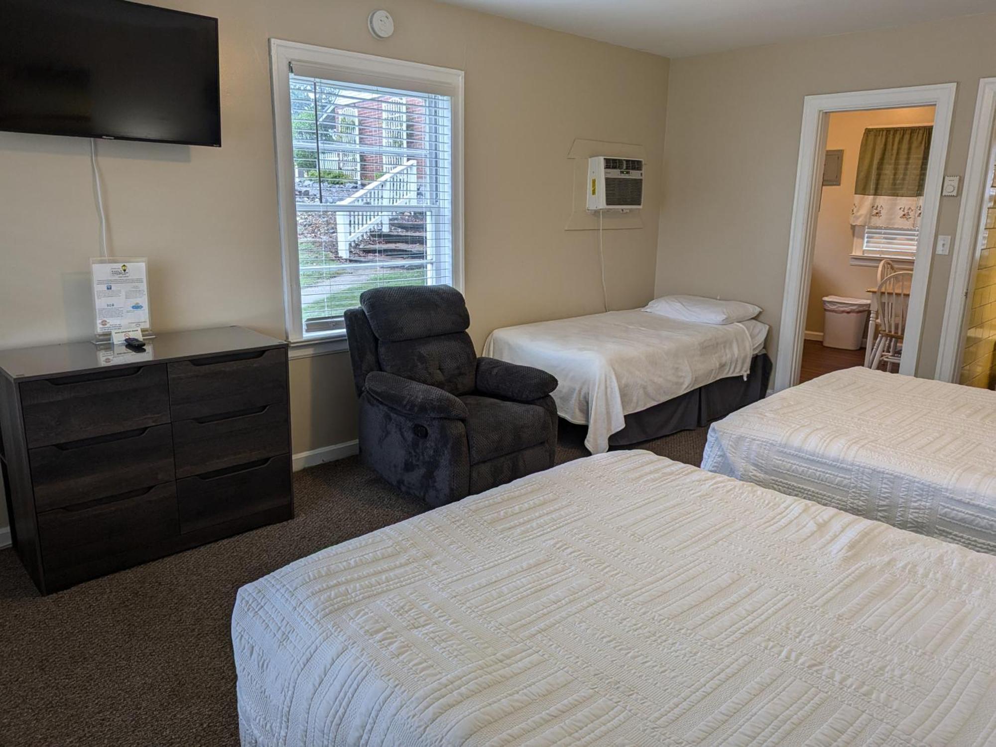 Early American Motel Aurora Ngoại thất bức ảnh