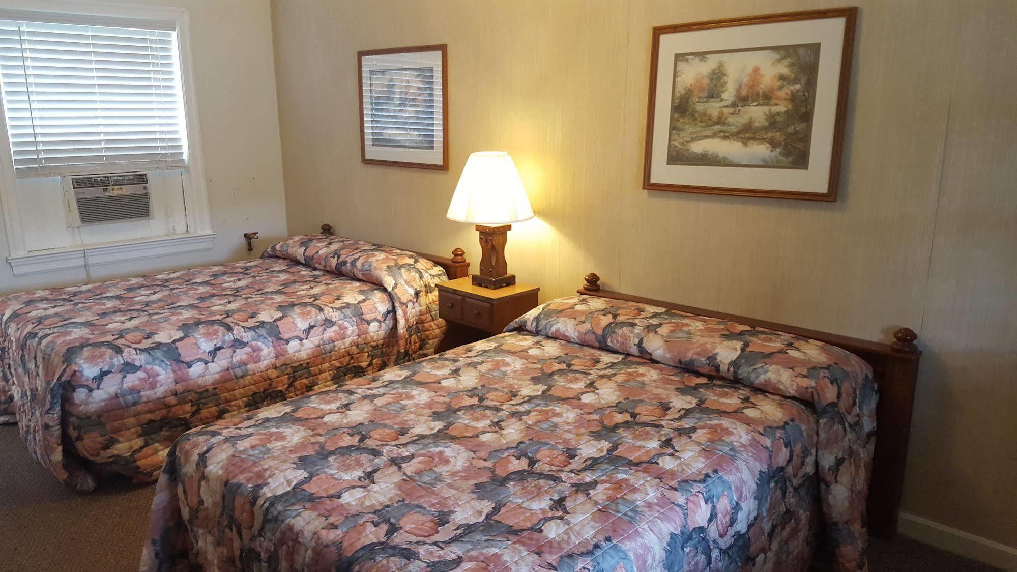 Early American Motel Aurora Ngoại thất bức ảnh