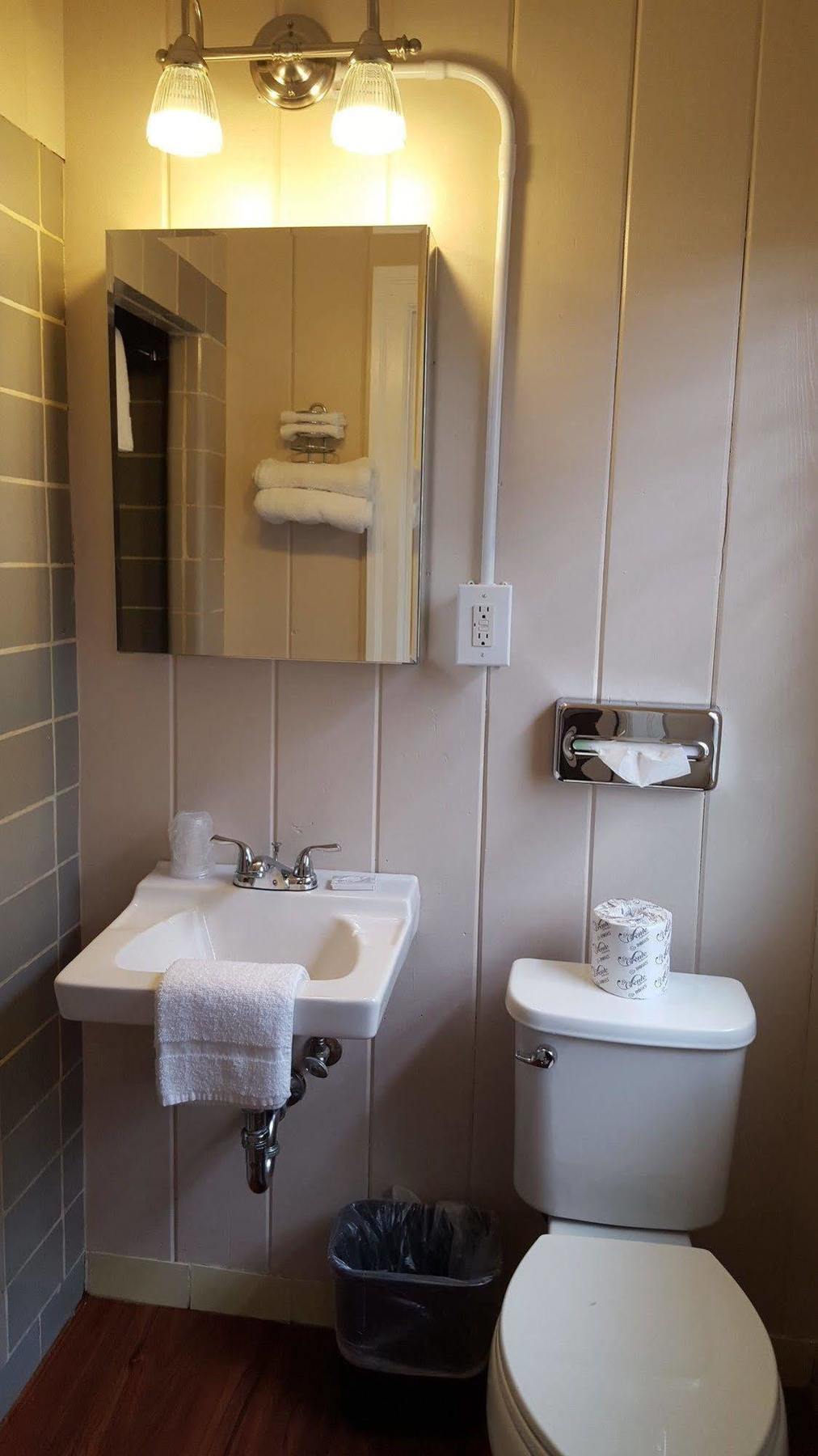 Early American Motel Aurora Ngoại thất bức ảnh