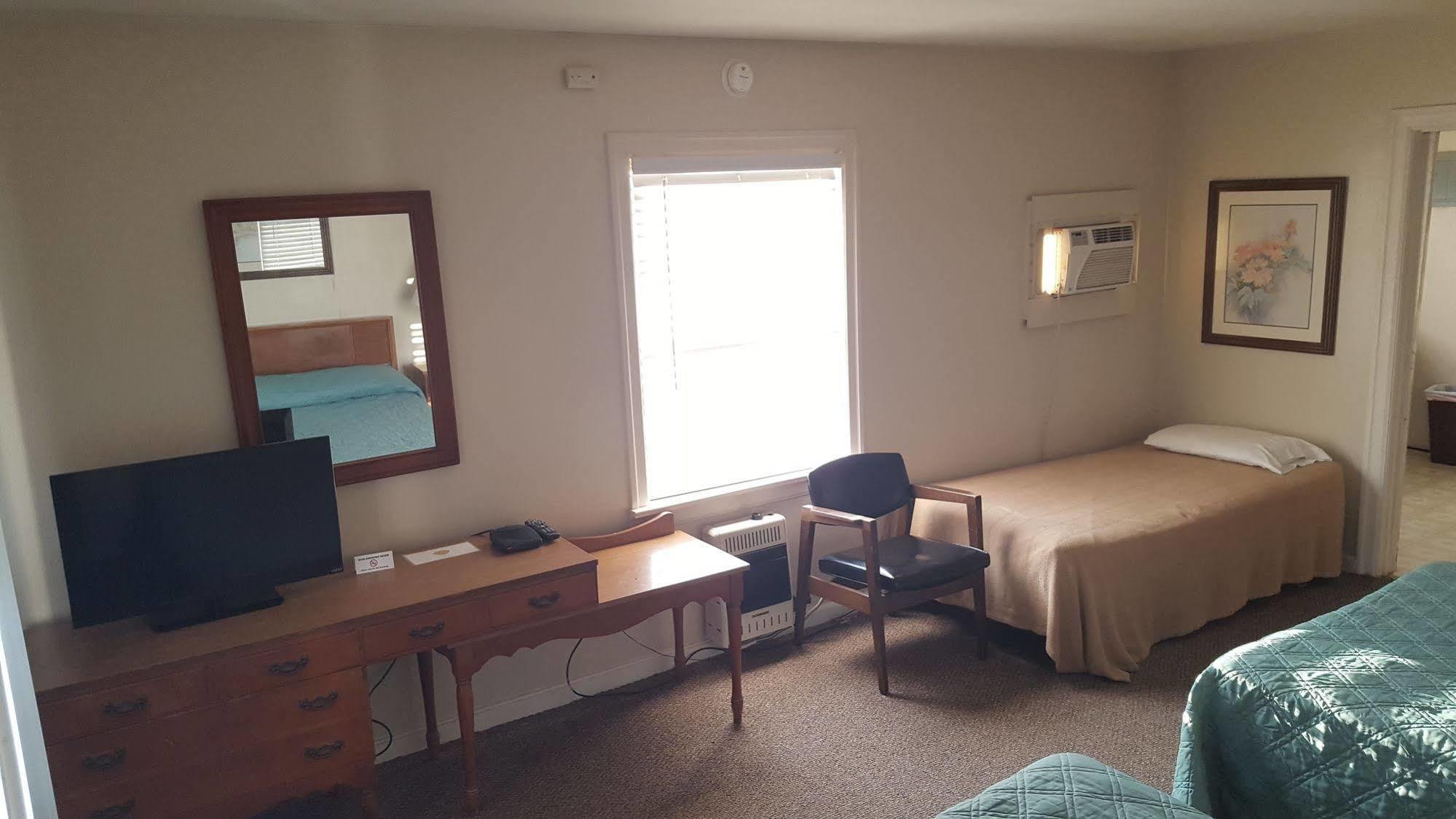 Early American Motel Aurora Ngoại thất bức ảnh